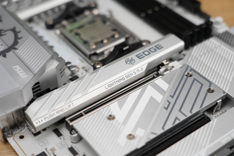 刀锋钛出击，微星MPG B850 EDGE TI WIFI让AMD 9000系走进千家万户！