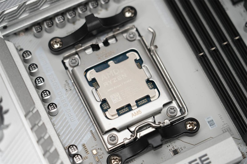 刀锋钛出击，微星MPG B850 EDGE TI WIFI让AMD 9000系走进千家万户！