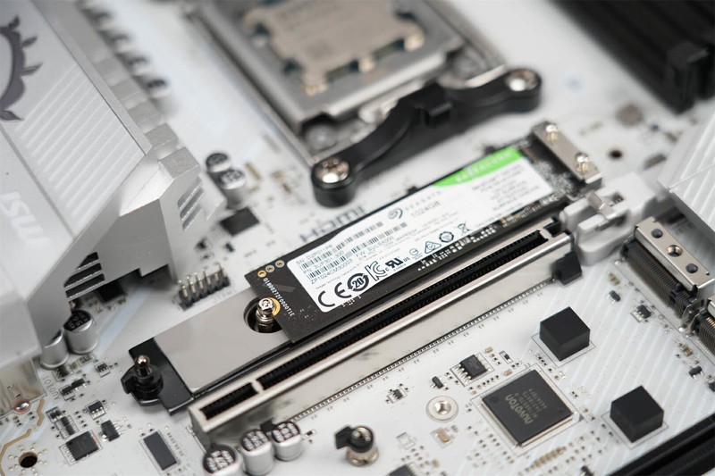 刀锋钛出击，微星MPG B850 EDGE TI WIFI让AMD 9000系走进千家万户！