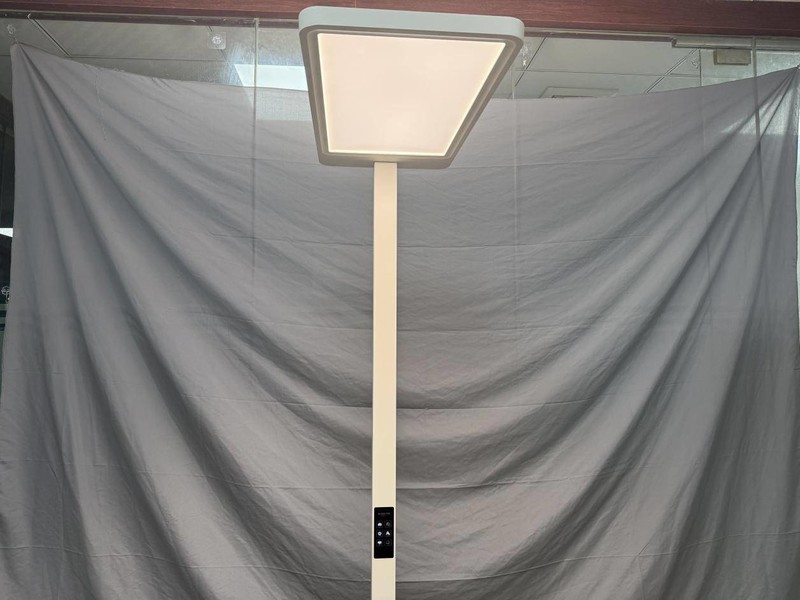 霍尼韦尔的灯怎么样？书客、霍尼韦尔、孩视宝护眼大路灯测评对决