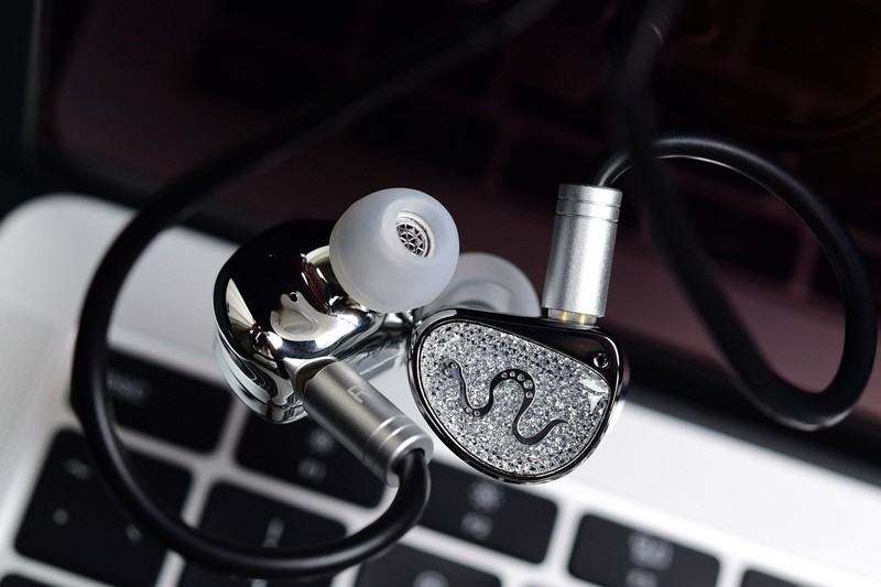 高解析+监听+乐感三位一体！丽弦STA-Hi End MAX双动圈简评