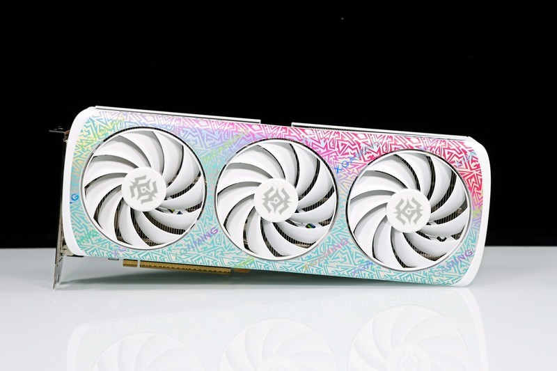 DLSS 4 正在大规模普及！用索泰 RTX 5070 XGAMING OC 享受吧！