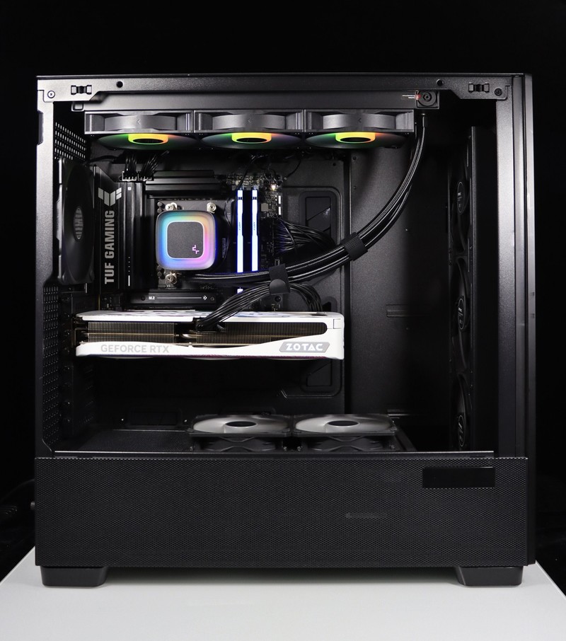 DLSS 4 正在大规模普及！用索泰 RTX 5070 XGAMING OC 享受吧！