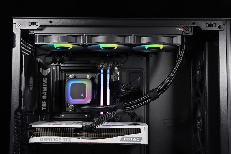 DLSS 4 正在大规模普及！用索泰 RTX 5070 XGAMING OC 享受吧！