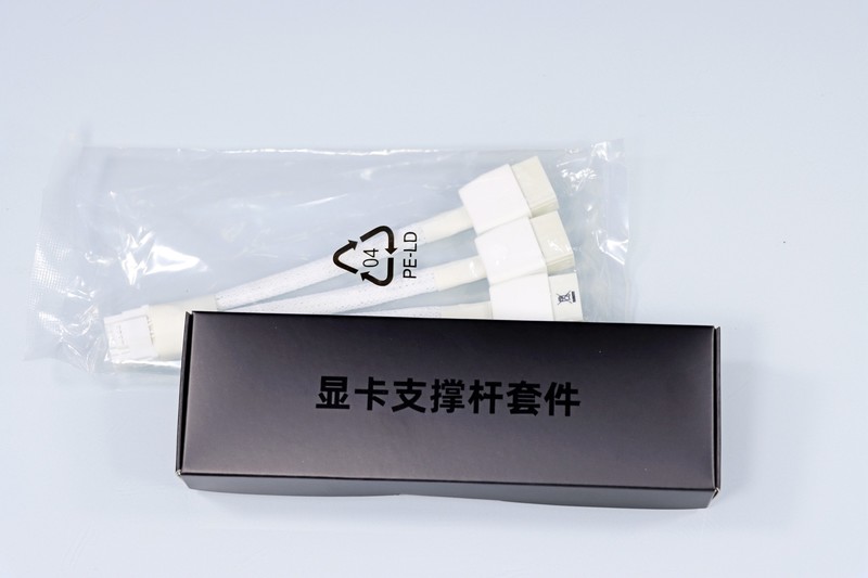 影驰 RTX 5080 金属大师 白金版 OC 实测！