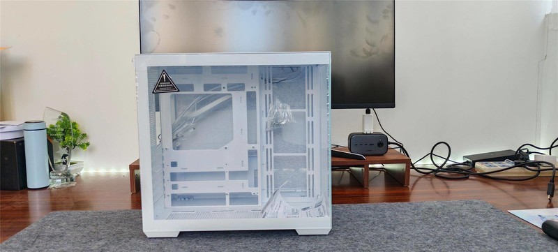 玩桌搭怎能少得了海景房，TT钢影机箱，酷到没朋友