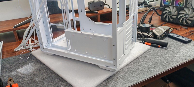 玩桌搭怎能少得了海景房，TT钢影机箱，酷到没朋友