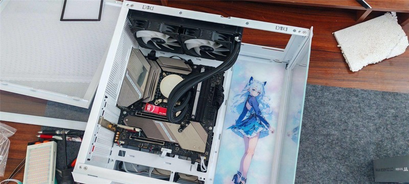 玩桌搭怎能少得了海景房，TT钢影机箱，酷到没朋友