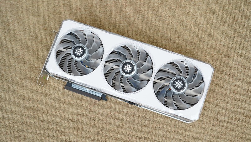 2024年最后一装，9800X3D+4080S打造的高端海景房游戏主机分享