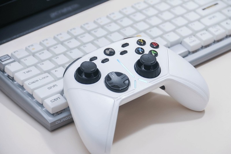 没有游戏手柄敢说自己是游戏玩家吗？北通阿修罗3S，车枪球通吃!