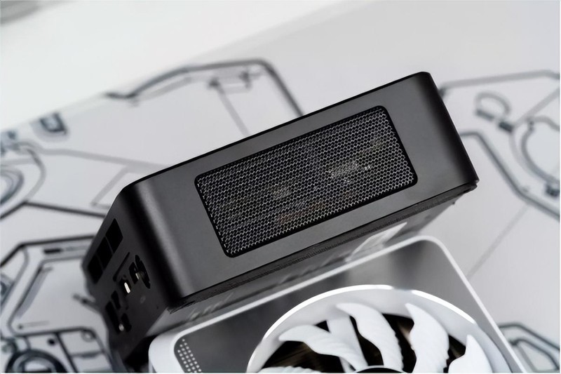 6核心12线程AMD迷你主机也能搞AI创作，零刻SER5 R5-5500U评测