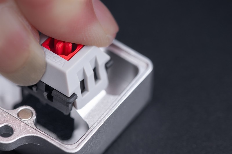 有一拆一，拆解分析瑞翼鲨五行轴手感之谜