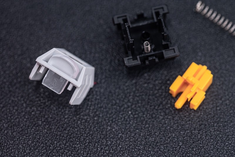 有一拆一，拆解分析瑞翼鲨五行轴手感之谜