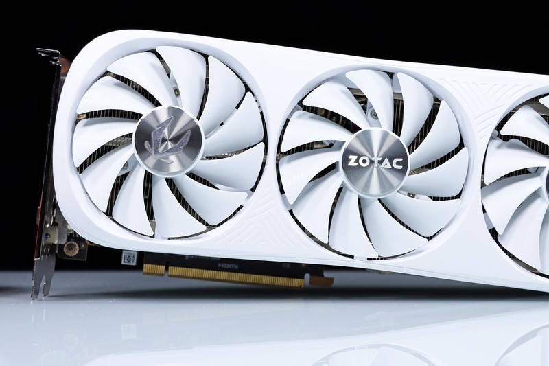 9800X3D，目前最强游戏 CPU，不服来战！力压 14900K！