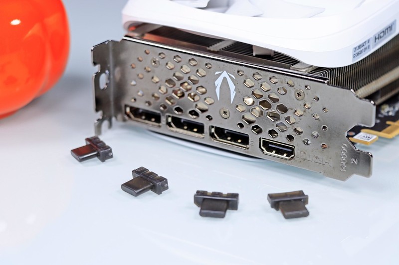 9800X3D，目前最强游戏 CPU，不服来战！力压 14900K！