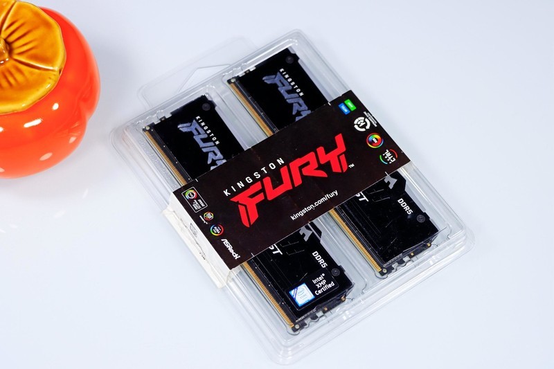 9800X3D，目前最强游戏 CPU，不服来战！力压 14900K！