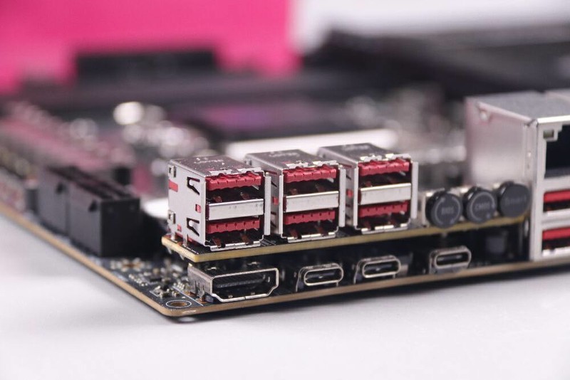 AMD 9950X豪华座驾，微星MPG X870E暗黑主板评测，惊喜大过期待