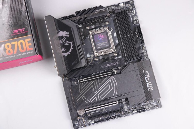 AMD 9950X豪华座驾，微星MPG X870E暗黑主板评测，惊喜大过期待