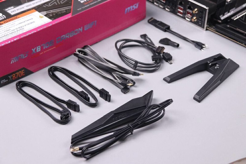 AMD 9950X豪华座驾，微星MPG X870E暗黑主板评测，惊喜大过期待