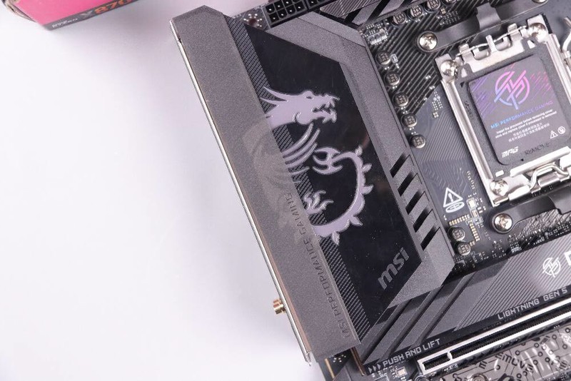 AMD 9950X豪华座驾，微星MPG X870E暗黑主板评测，惊喜大过期待