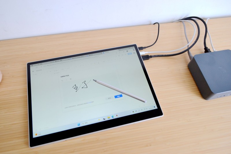 台式机会被淘汰吗？千元迷你电脑+4K便携屏组合，比笔记本还香