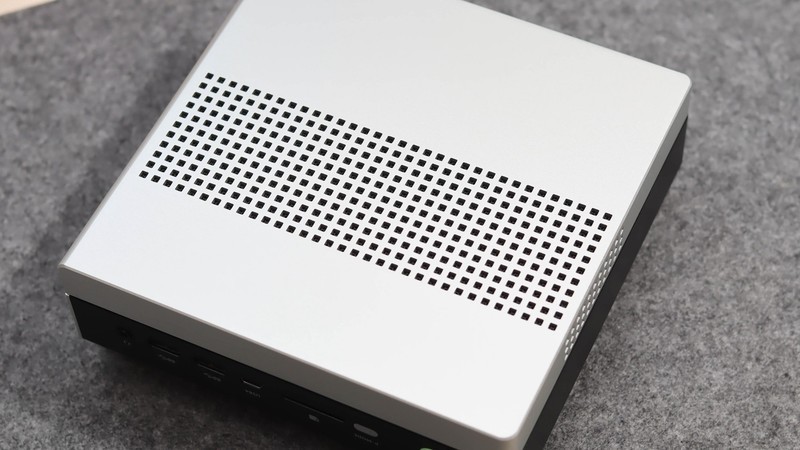 极摩客EVO-X2实测：看锐龙AI Max+395如何颠覆迷你主机性能极限?？