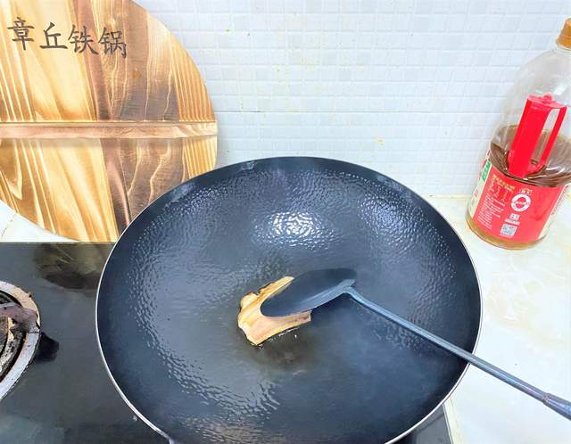 因《舌尖上的中国》爆火的章丘铁锅真的好用？这次开箱新品黑极晶