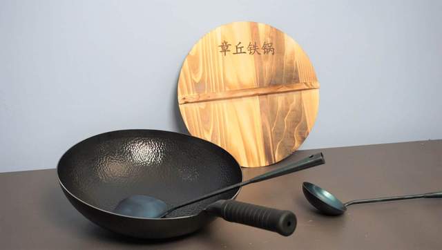 因《舌尖上的中国》爆火的章丘铁锅真的好用？这次开箱新品黑极晶