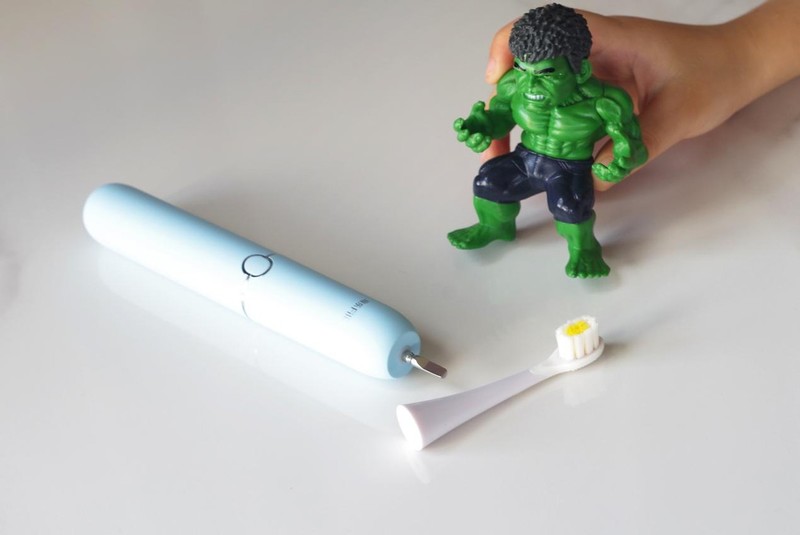 让孩子爱上刷牙，不伤牙的扉乐VIIV儿童电动牙刷上手简评