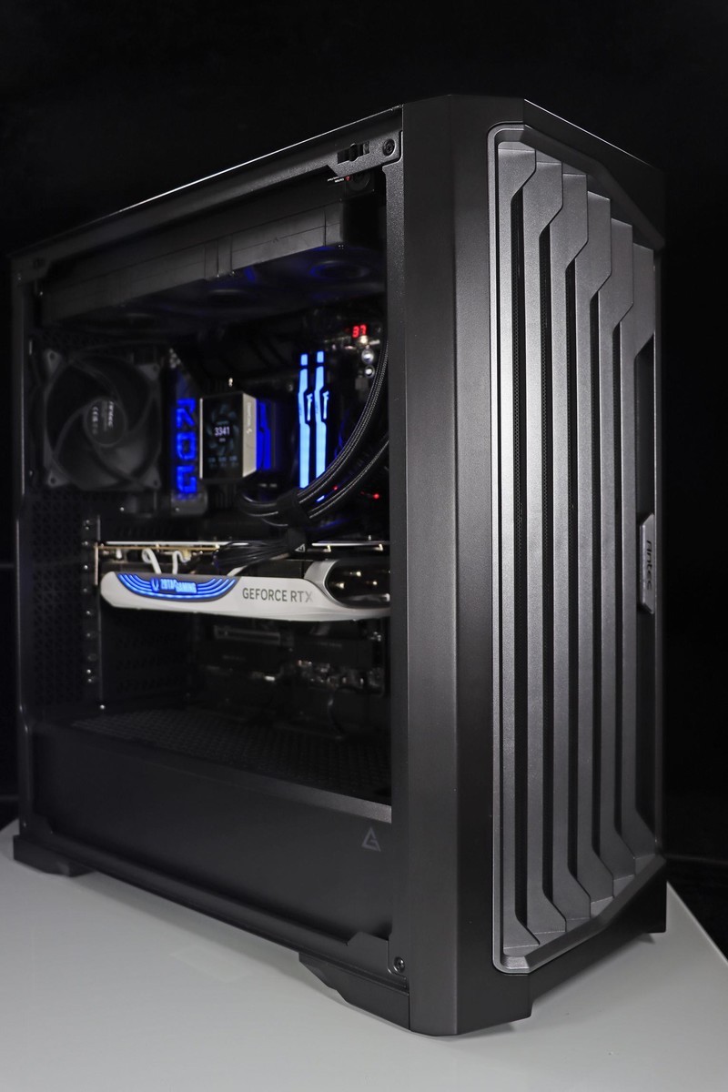 9800X3D，目前最强游戏 CPU，不服来战！力压 14900K！