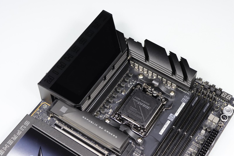 9800X3D，目前最强游戏 CPU，不服来战！力压 14900K！