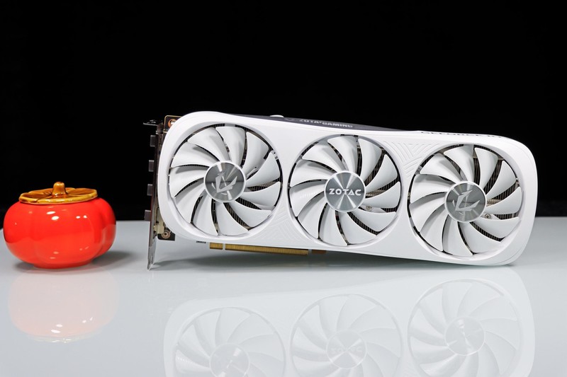 9800X3D，目前最强游戏 CPU，不服来战！力压 14900K！