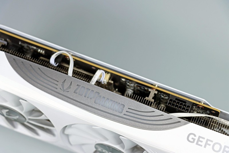 9800X3D，目前最强游戏 CPU，不服来战！力压 14900K！