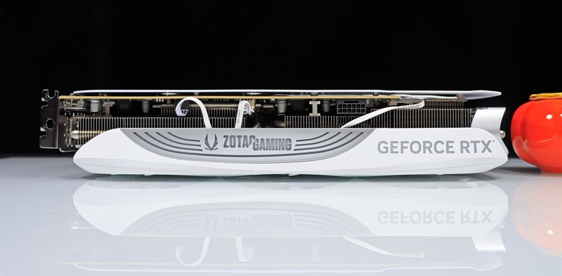 9800X3D，目前最强游戏 CPU，不服来战！力压 14900K！