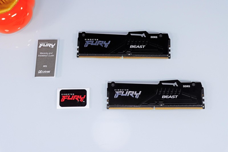 9800X3D，目前最强游戏 CPU，不服来战！力压 14900K！