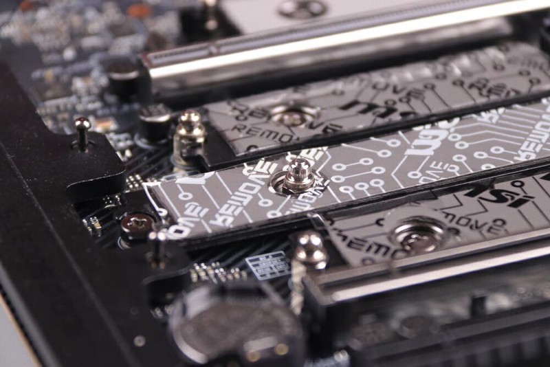 AMD 9950X豪华座驾，微星MPG X870E暗黑主板评测，惊喜大过期待