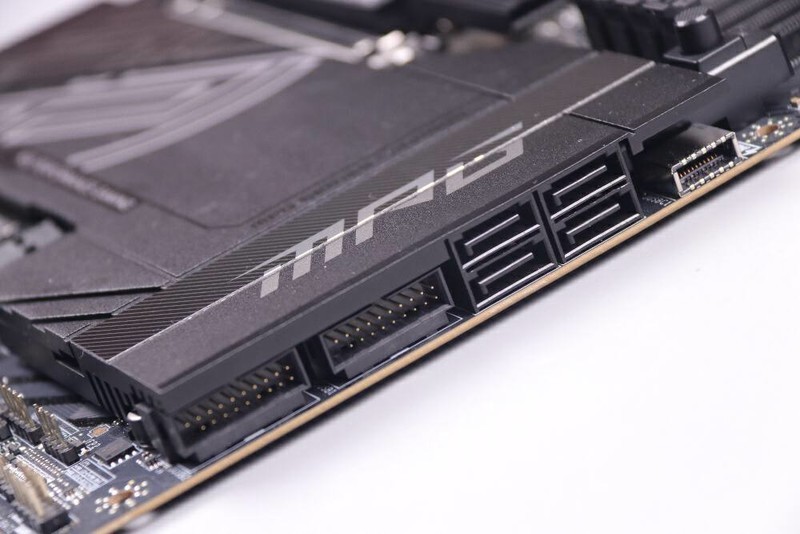 AMD 9950X豪华座驾，微星MPG X870E暗黑主板评测，惊喜大过期待