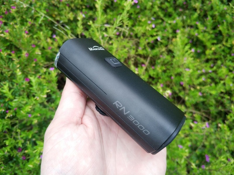 可应急充电的夜骑好伙伴，迈极炫RN3000自行车灯体验