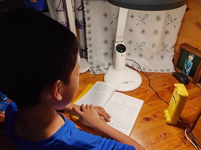 护眼灯别乱买！0辐射NIR红光护眼台灯，一分价钱一分货