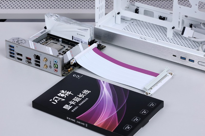 15.9L便携小钢炮主机：14600K +4070S显卡+D5内存，颜值性能兼备