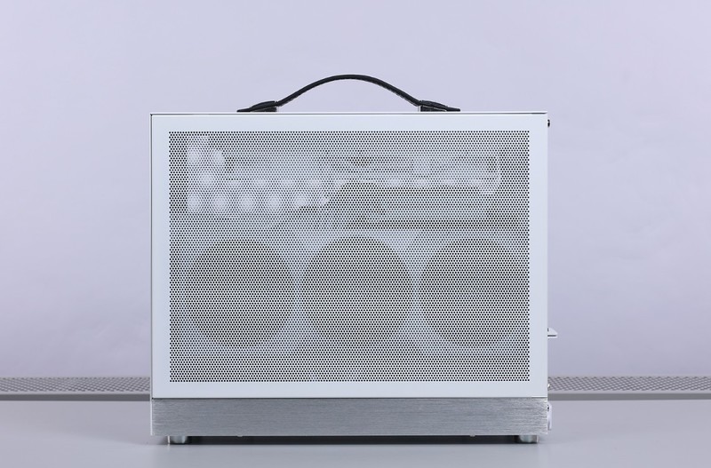 15.9L便携小钢炮主机：14600K +4070S显卡+D5内存，颜值性能兼备