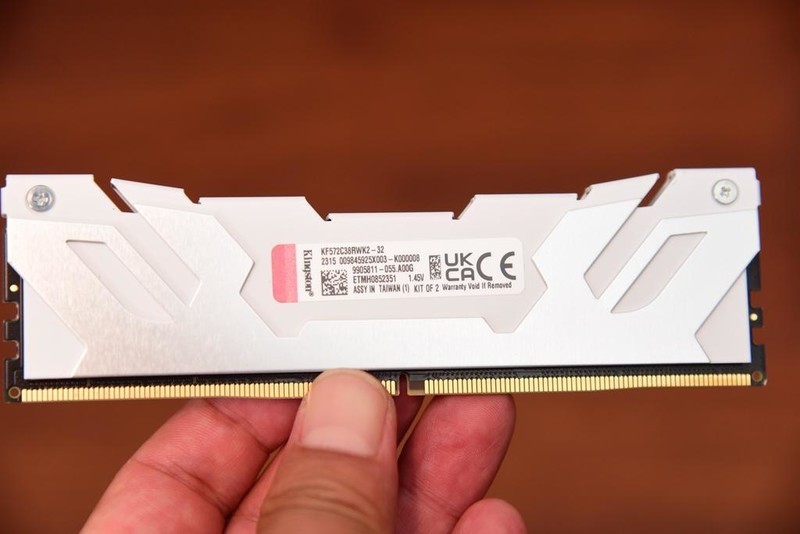 50系价格太离谱，打游戏的只配用影驰RTX4060TI金属大师！