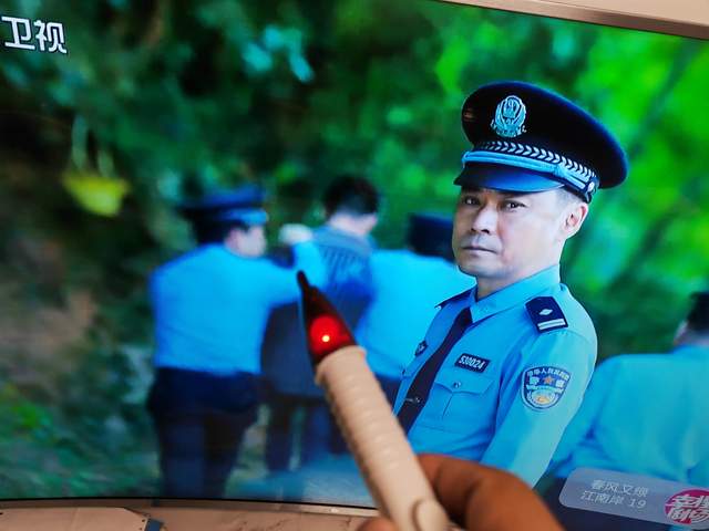 护眼灯别乱买！0辐射NIR红光护眼台灯，一分价钱一分货