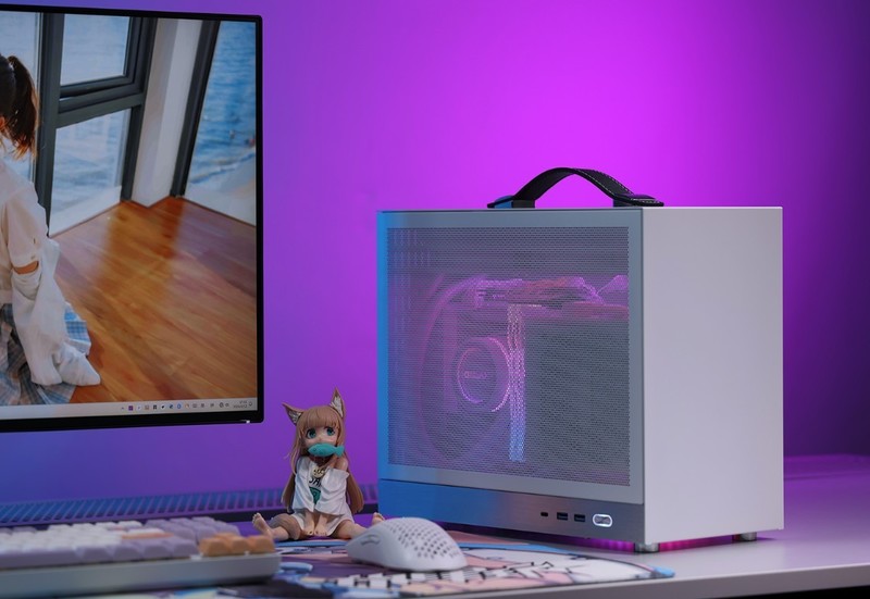 15.9L便携小钢炮主机：14600K +4070S显卡+D5内存，颜值性能兼备