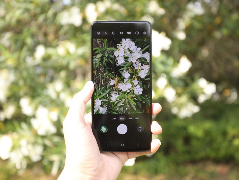 高颜值靓屏，星空体育平台Galaxy C55 5G越级影像，捕捉青春的好机