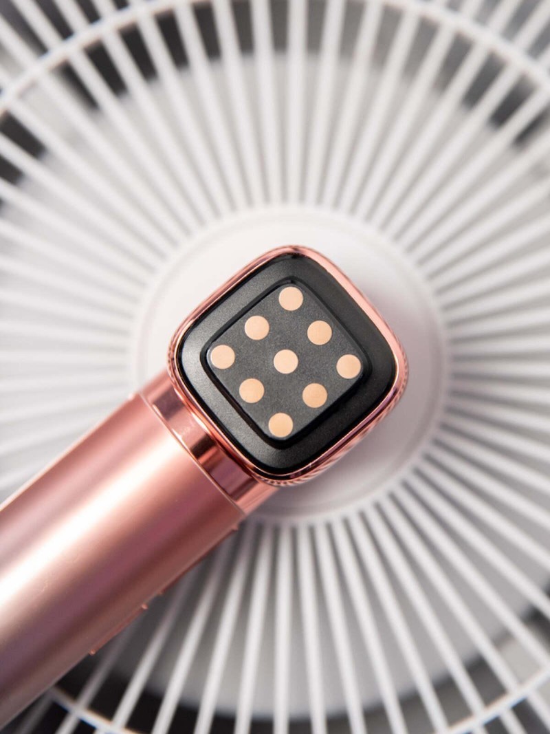 全面呵护面部肌肤！?九岁胶原锤射频美容仪来了：体积小巧挺实用