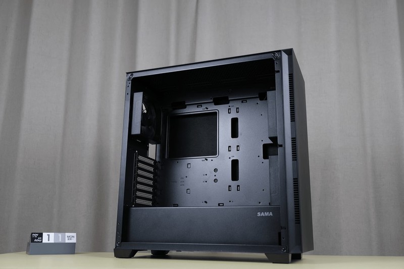 无光污染、更省心，先马 黑洞PRO 静音机箱上手体验