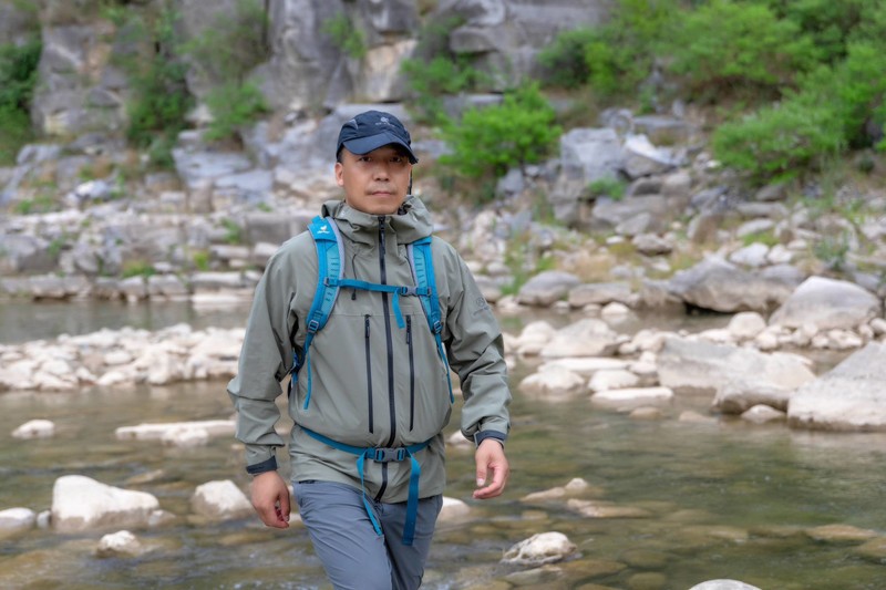天石灵铠冲锋衣，这件能抗暴雨的户外铠甲，到底值不值得入手？