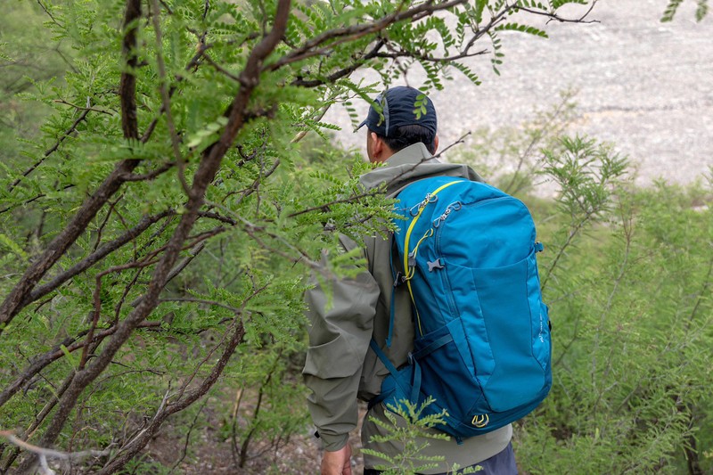 天石灵铠冲锋衣，这件能抗暴雨的户外铠甲，到底值不值得入手？