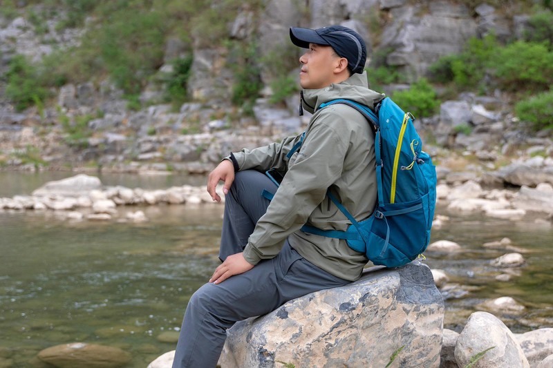 天石灵铠冲锋衣，这件能抗暴雨的户外铠甲，到底值不值得入手？